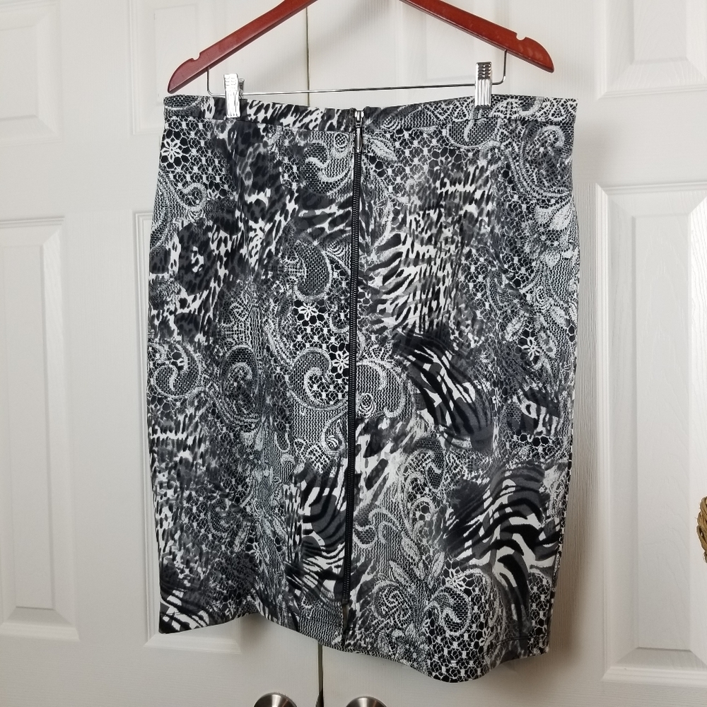 Simontons Says Skirt